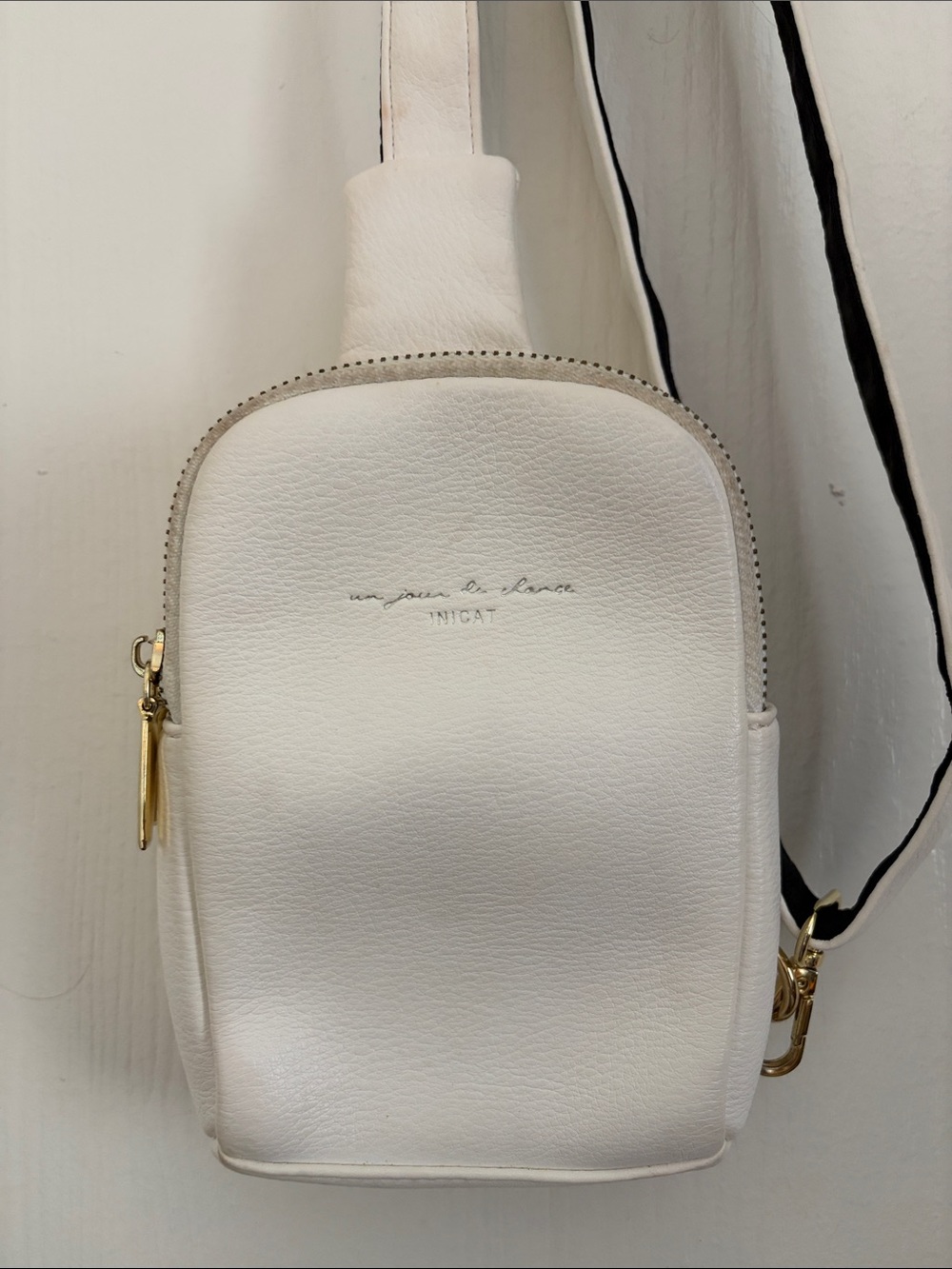 Inicat Sling Bag
